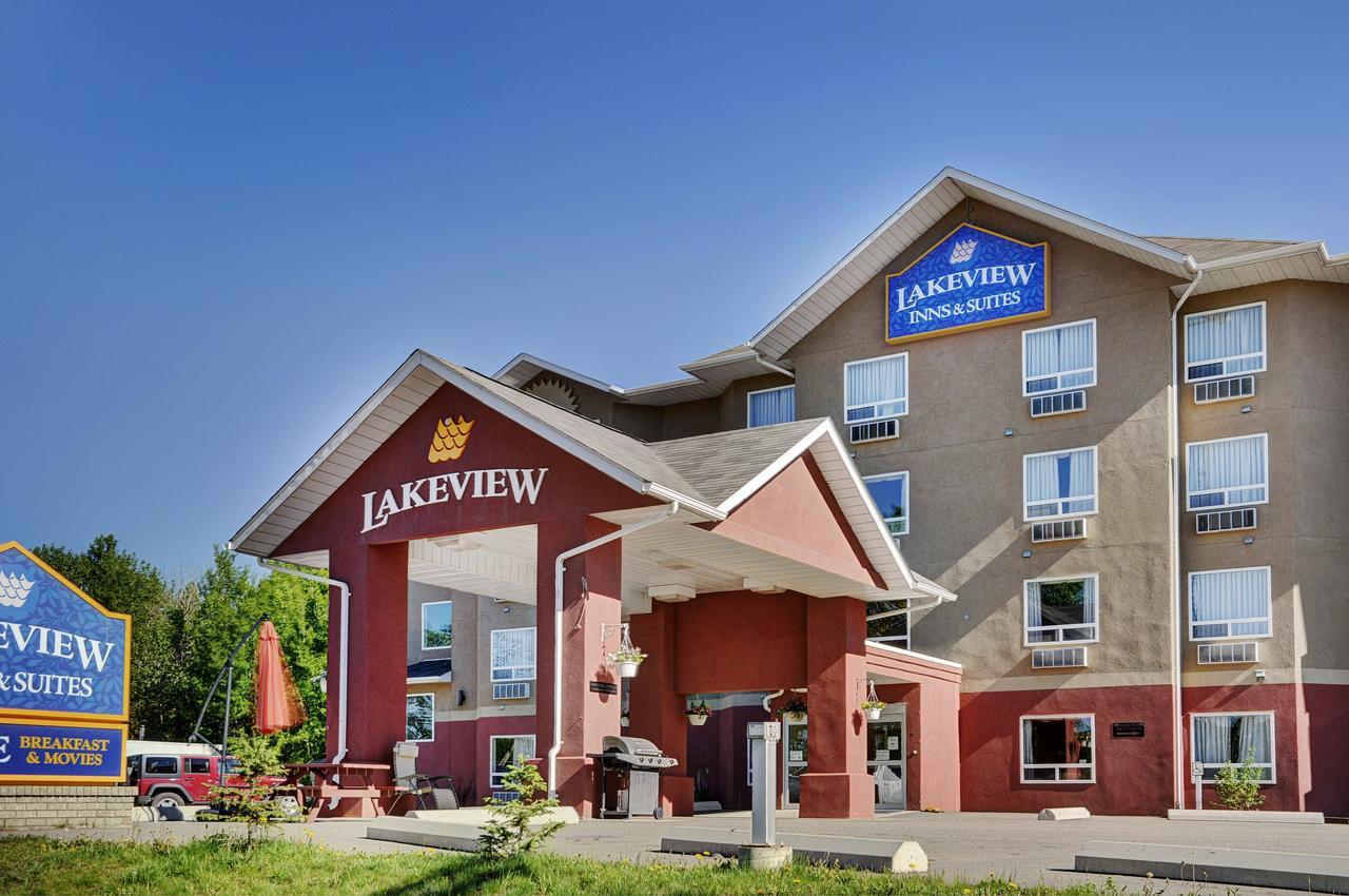 Lakeview Inns & Suites - Chetwynd מראה חיצוני תמונה